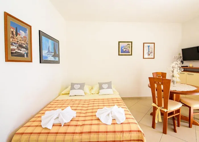 Apartments Mija